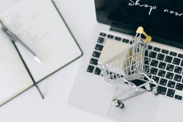 E-Ticaret kapak görseli
